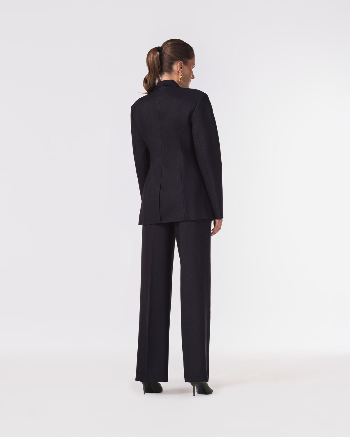 SAMANTHA SUIT